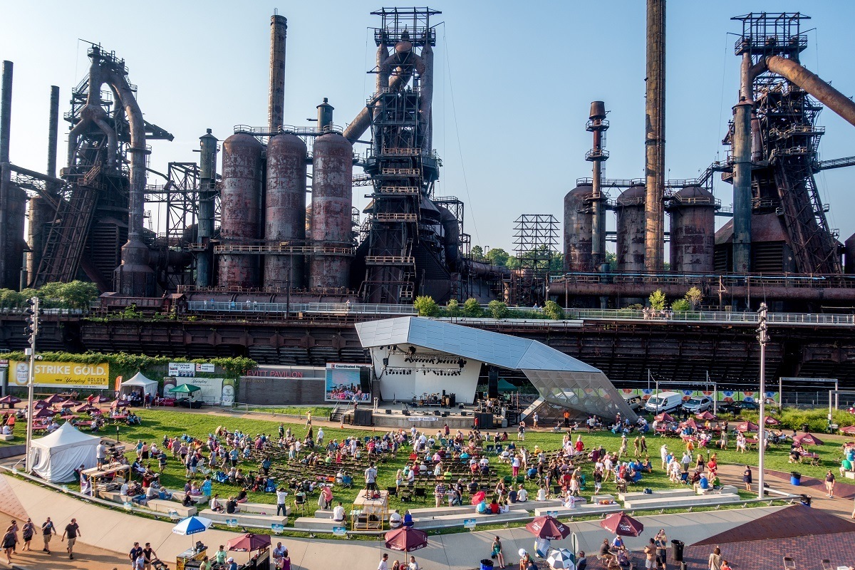 Bethlehem-Steel-Stacks-Musikfest-Pennsylvania-1.jpg